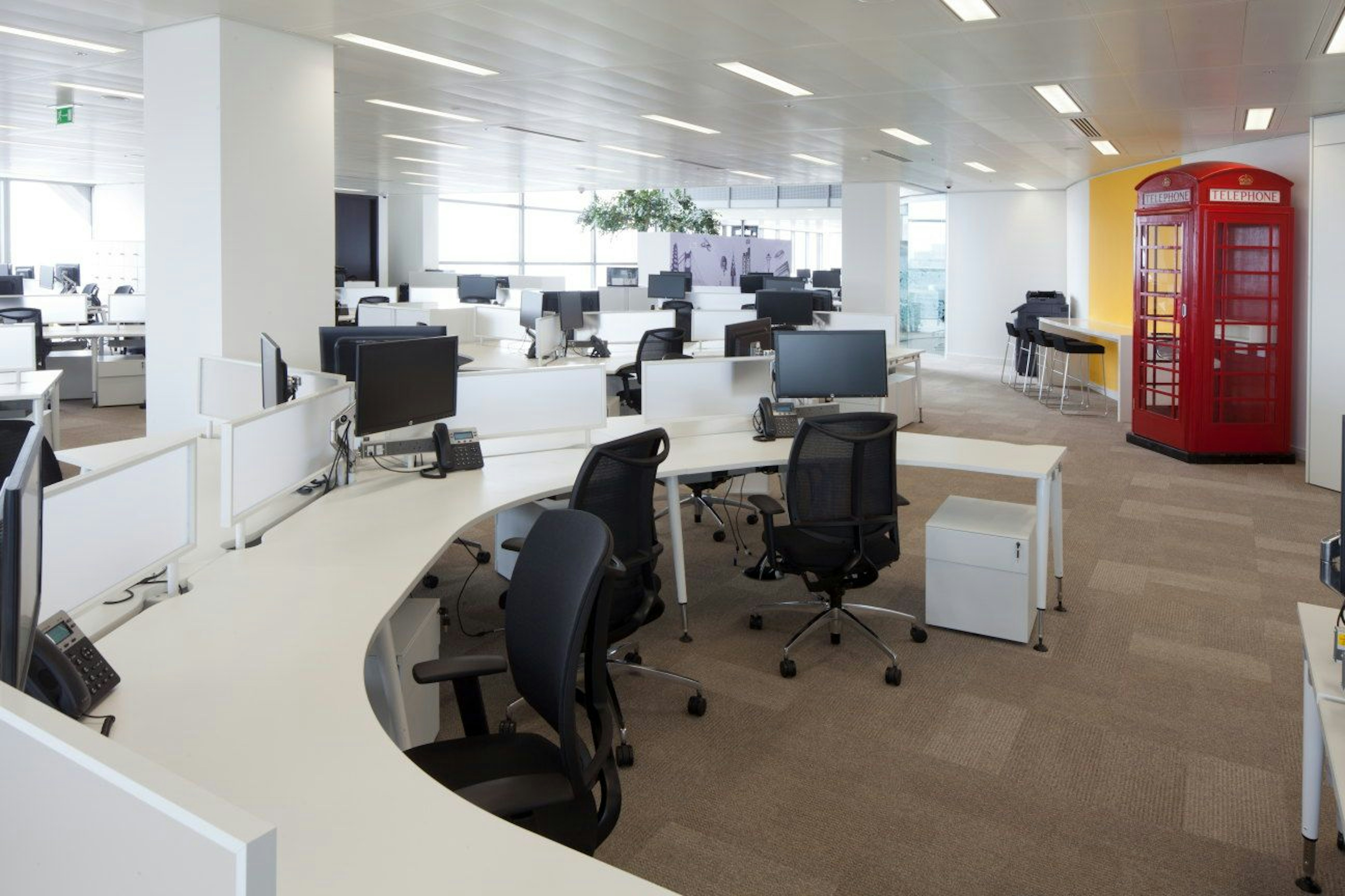 The best office layout – linear v radial v organic