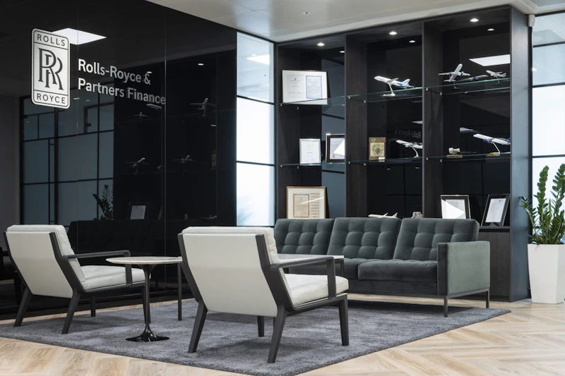 Black glass, marble and timber expressing the Rolls-Royce brand by K2 Space