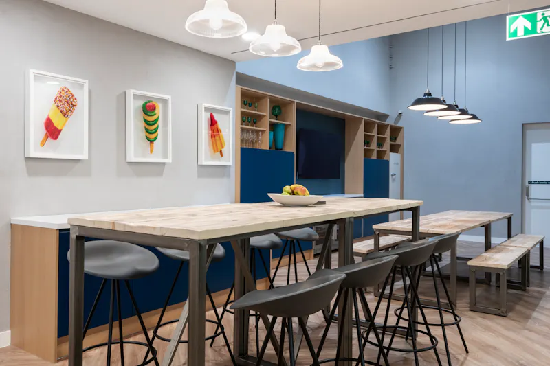 Quiet recovery space positioned near the main workspace at Javelin Commodities London by K2 Space
