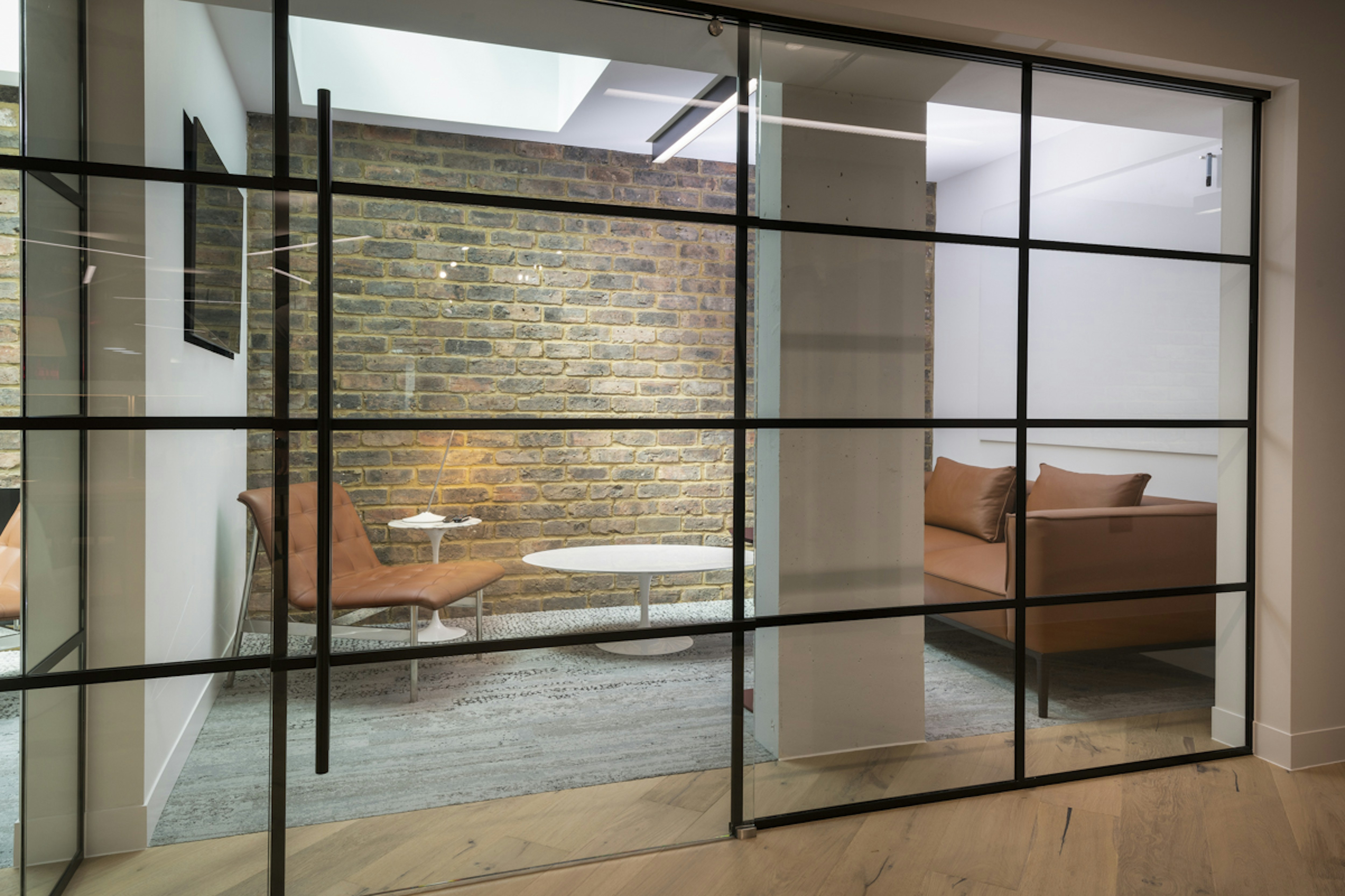 K2 Space glass panelled meeting room