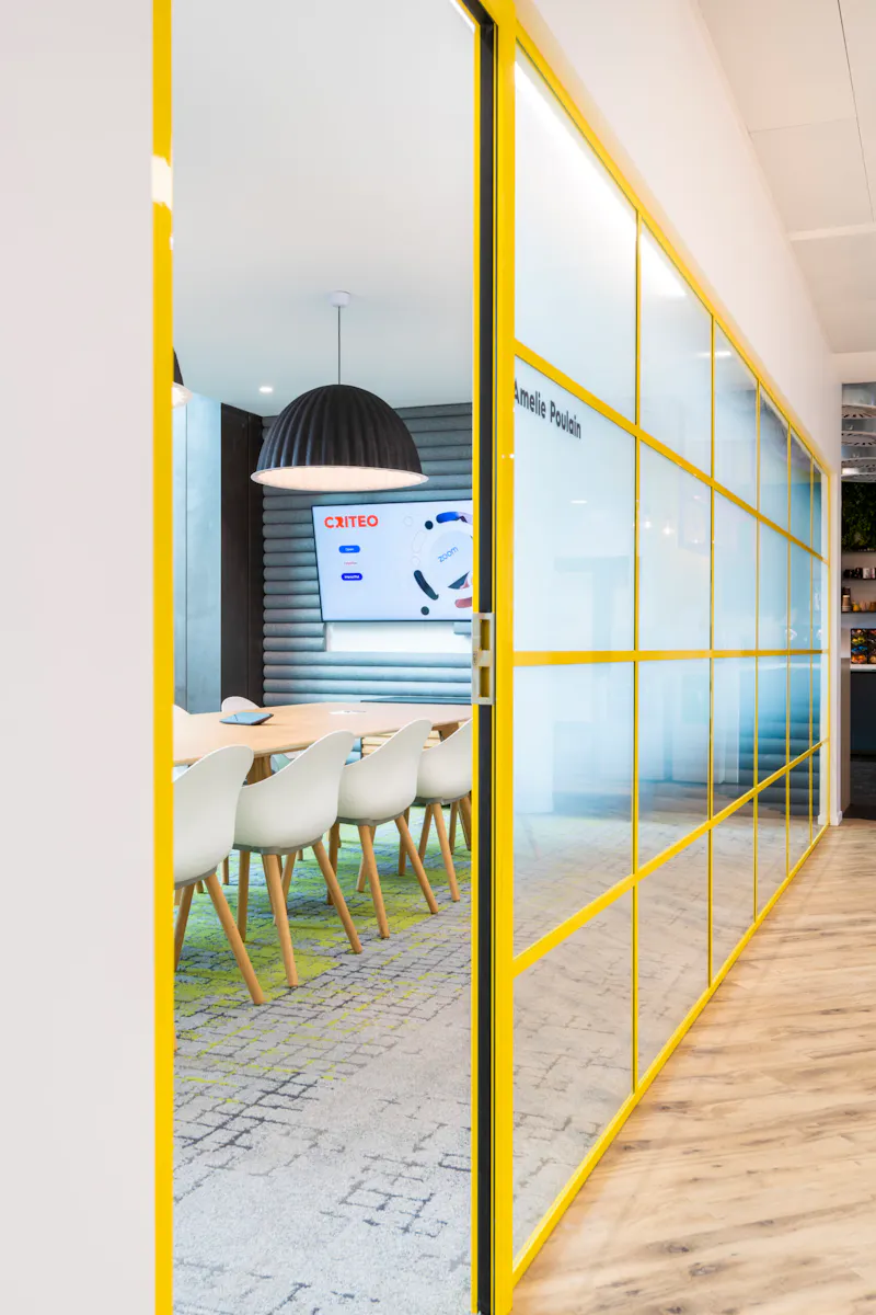 Collaborative Hub — Criteo, London by K2 Space Collaborative hub with mixed seating and integrated AV at Criteo London by K2 Space