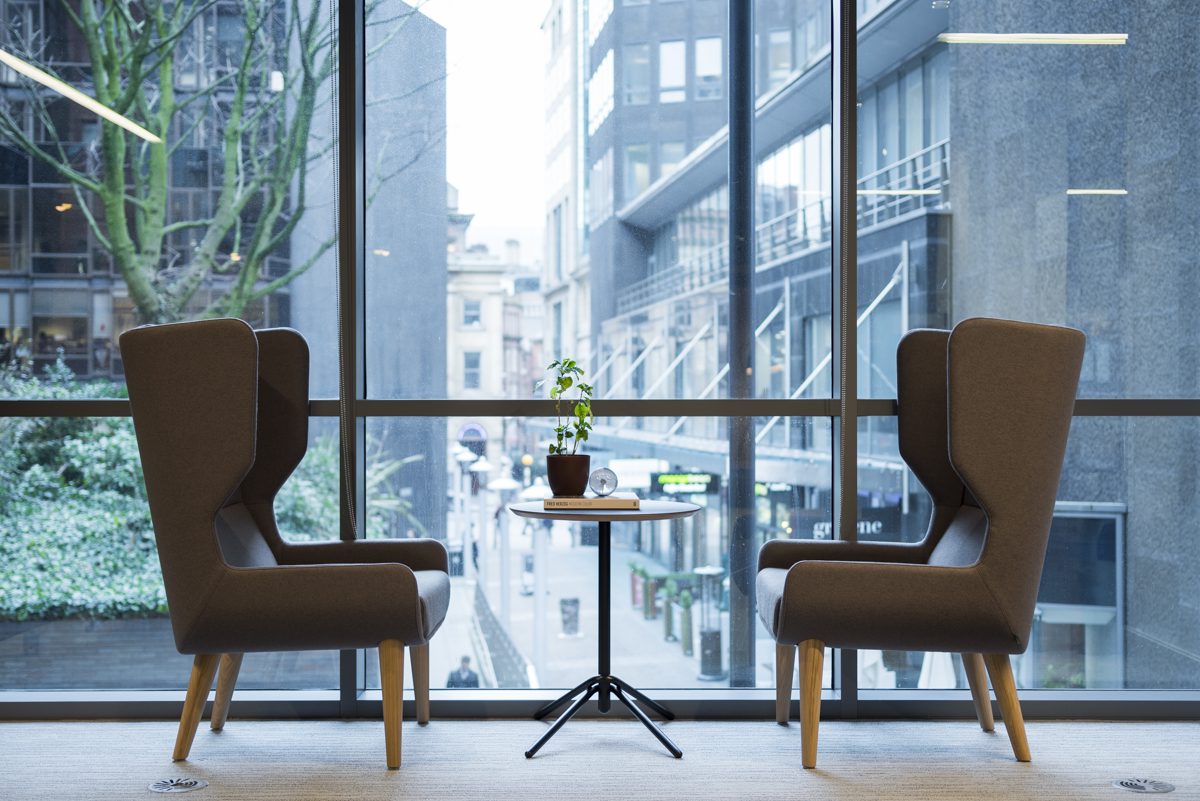 Latham and Watkins law firm workspace designed by K2 Space Bespoke furniture and workspace at Latham and Watkins law firm by K2 Space