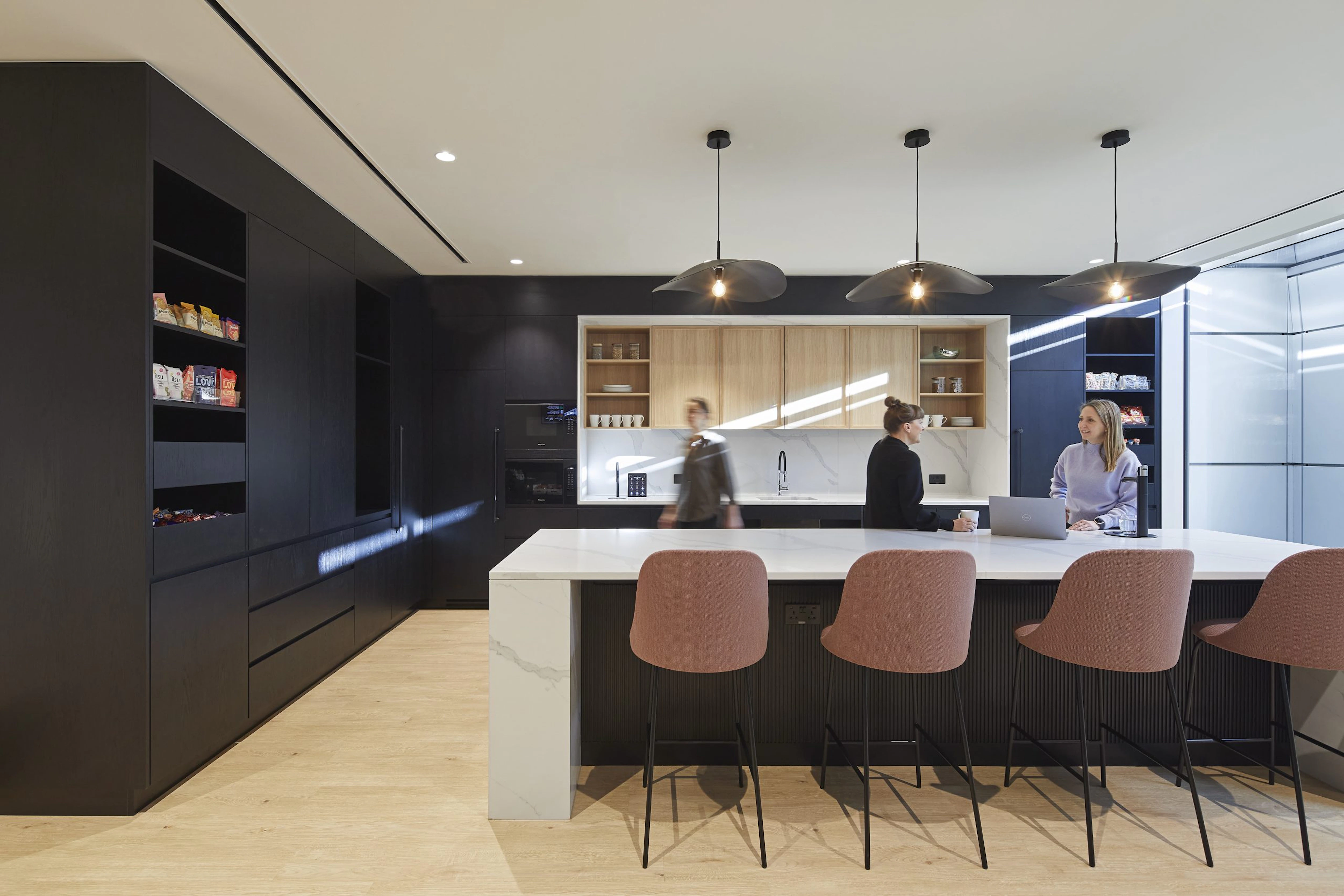 Point 72 Asset Management - London Mayfair - Tea point and Dining Area, a Nexus of Interaction