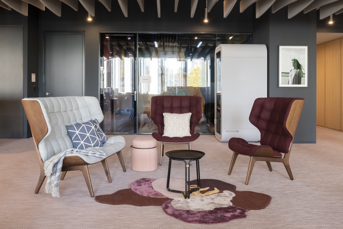 Collaborative Breakout Area with Soft Seating - Netflix