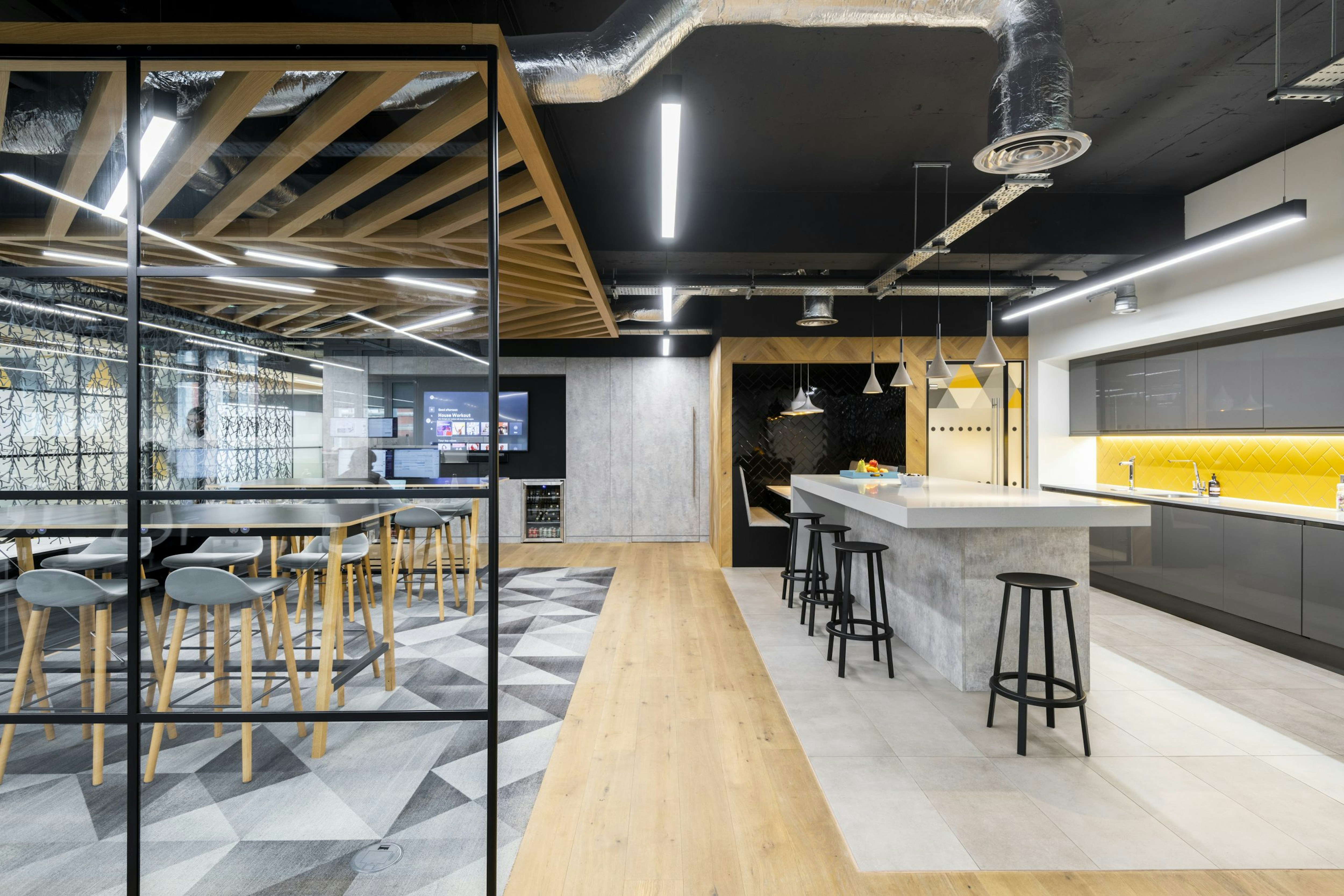 Flexible, Multipurpose Space at Mirastar's London Office