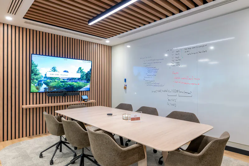 Layered lighting with daylight, ambient and task lighting at the Global Innovation Institute by K2 Space