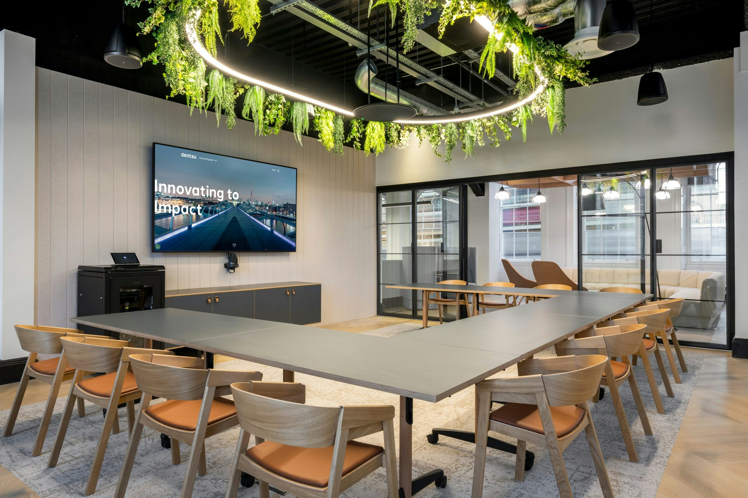 Dentsu_Office_Fit_Out_Large-10-screen