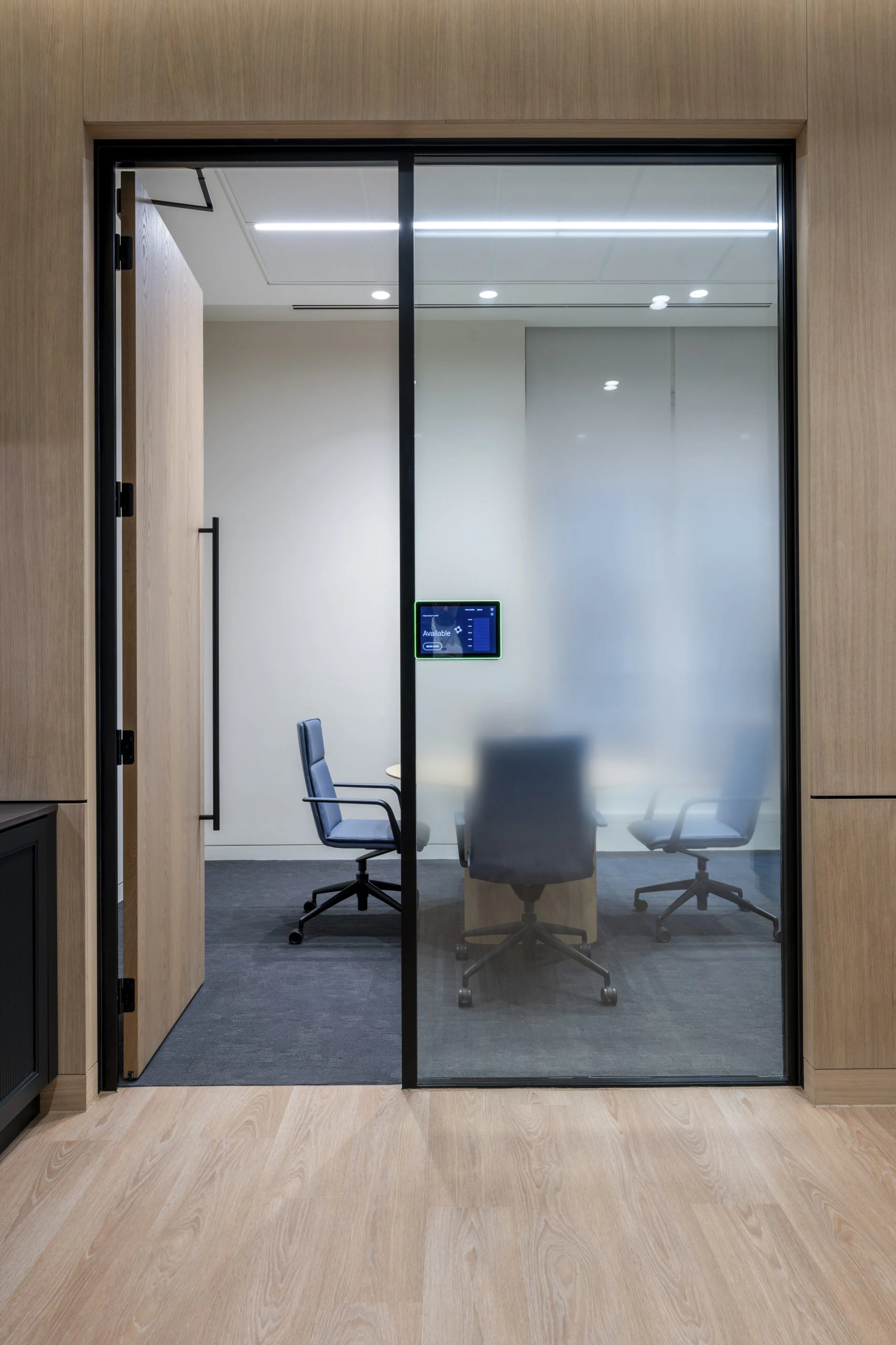 05-desk-and-room-booking-systems