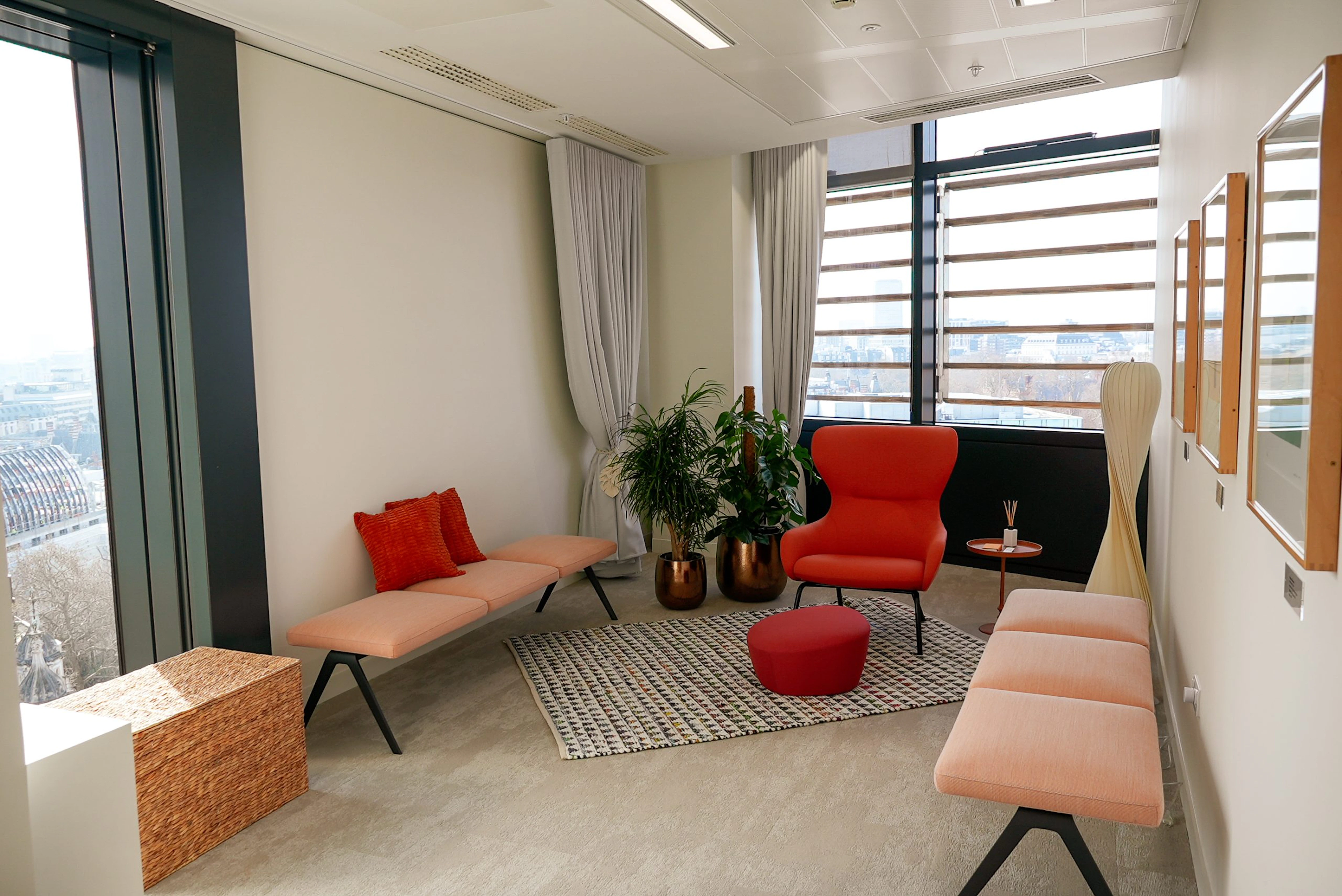 OMelveny – Wellness Quiet Room with Window View